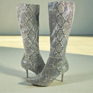 B Makowsky Leather Snake Embossed Tall Shaft Boot Size 8M